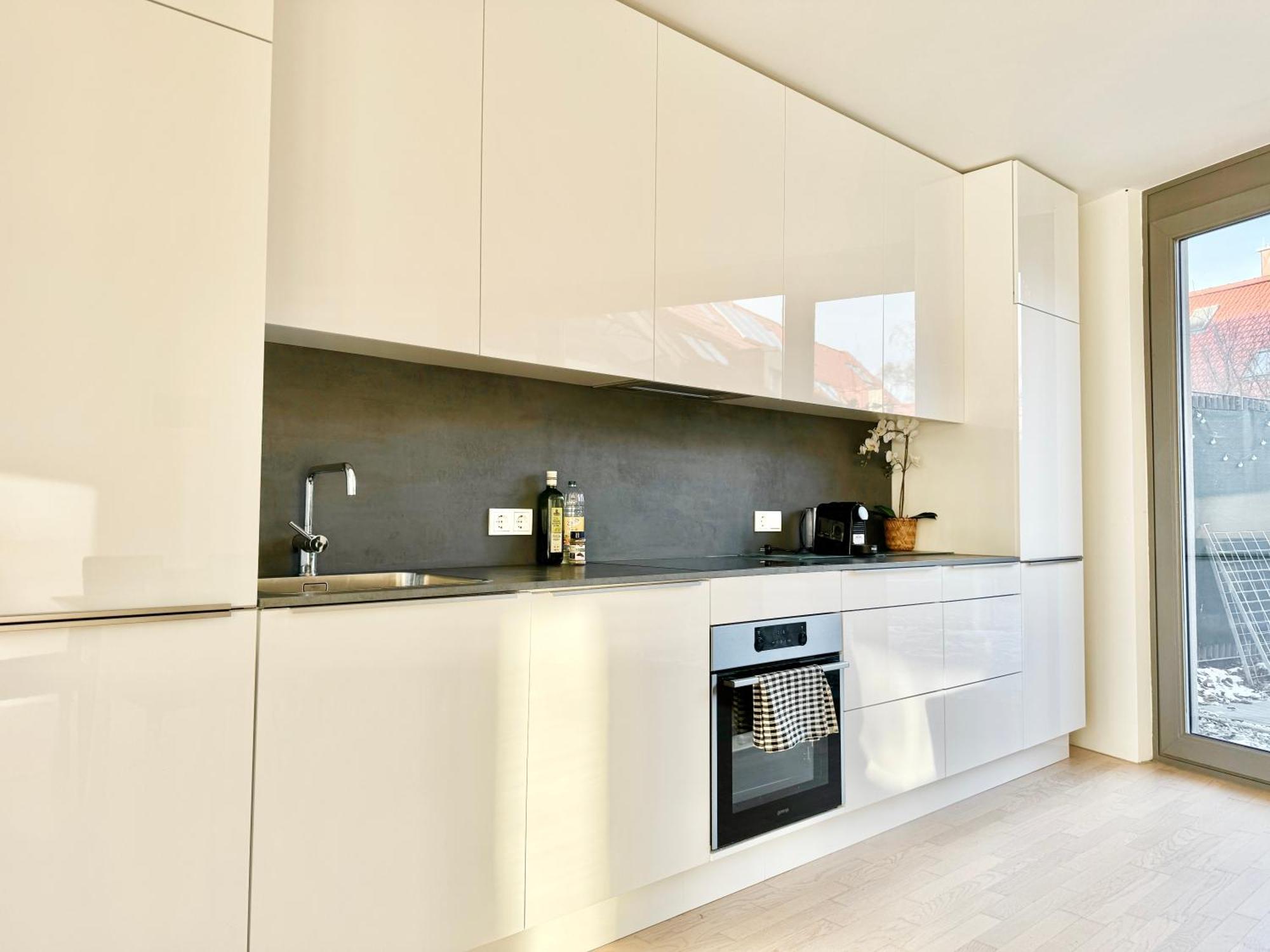 Appartamento Modern 150 M2 Maisonette - Private Garden & Free Parking